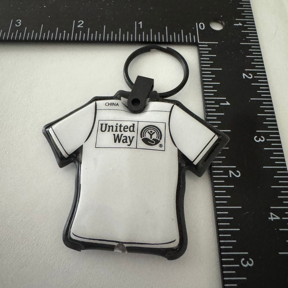 United‎ Way Live United T-Shirt Keychain Flashlight